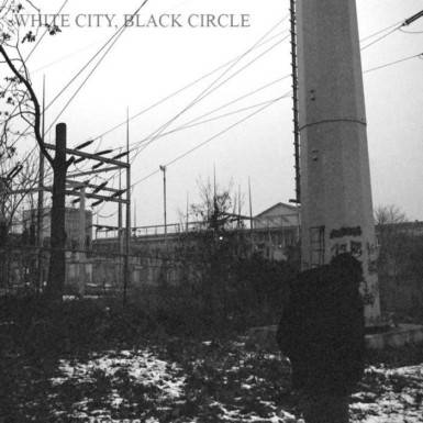 Bròn : White City, Black Circle